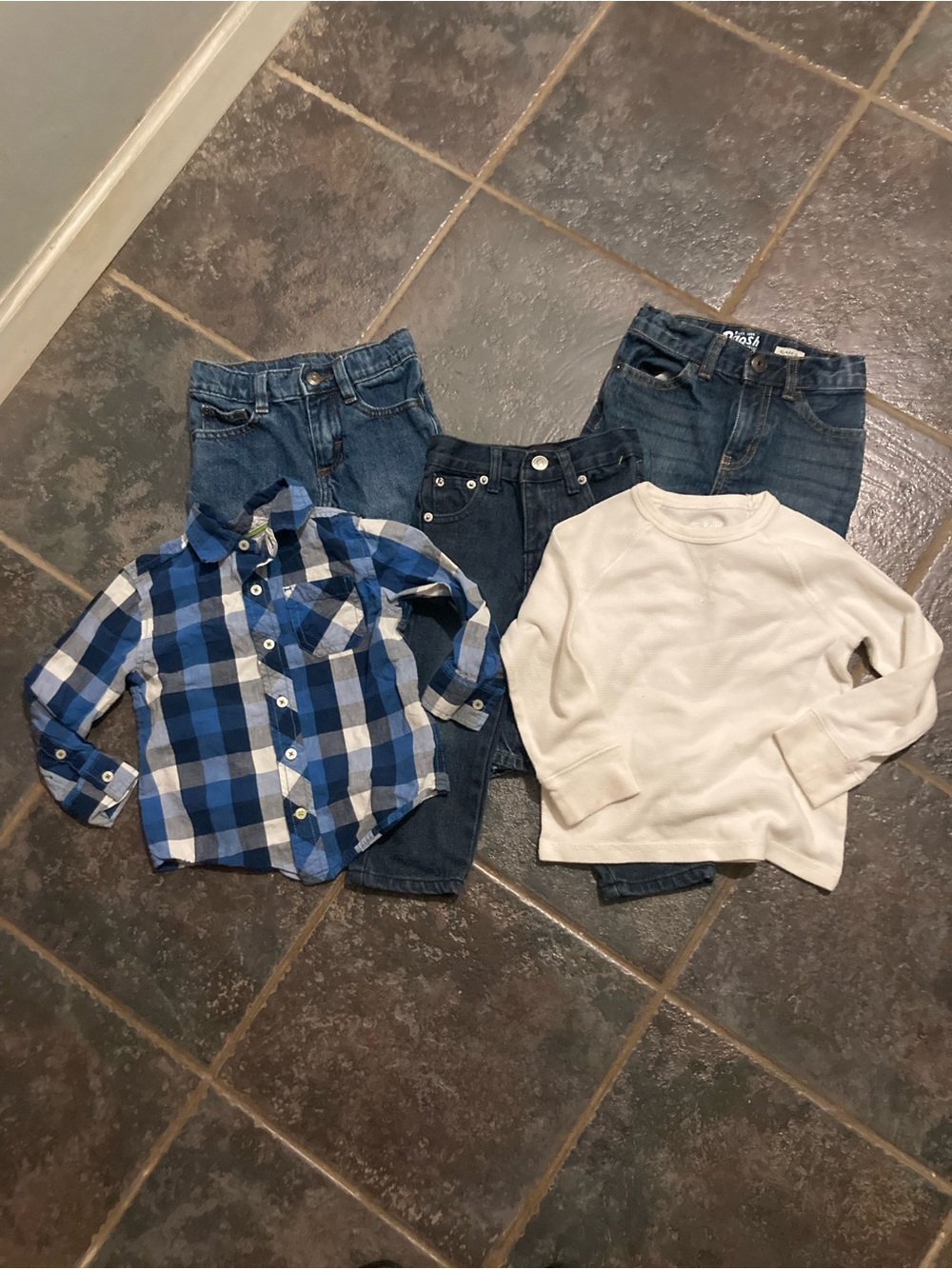 Boys Jeans and Tops Bundle. 5 piece bundle Size 2T